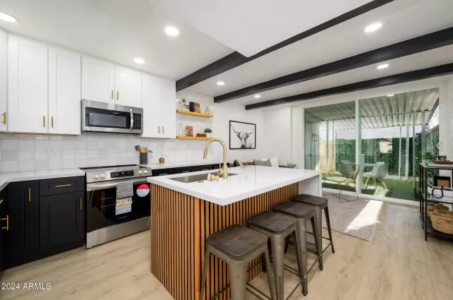 MLS: 6784265 Condo For Sale