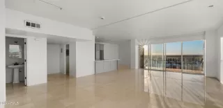 Photo #4: 6784406 Listing