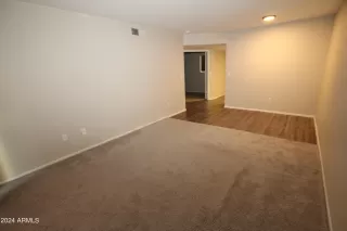 Photo #4: 6784577 Listing