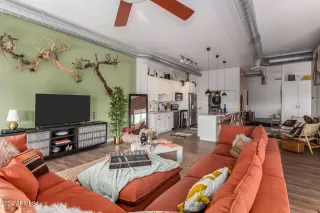 Photo #2: 6784599 Listing 