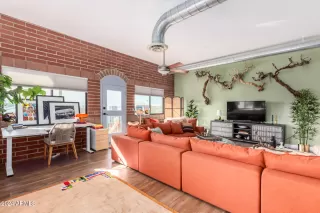 Photo #3: 6784599 Listing 