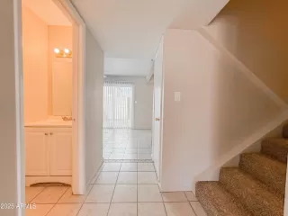 Photo #4: 6784601 Listing