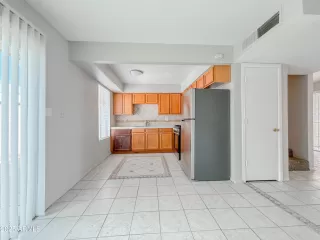 Photo #6: 6784601 Listing