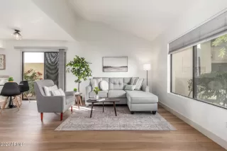 Photo #3: 6784735 Listing