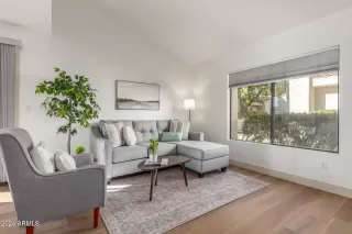 Photo #4: 6784735 Listing