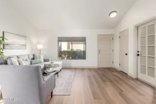 Photo #5: 6784735 Listing