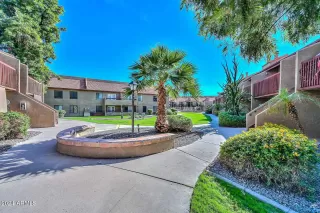 Photo #3: 6784765 Listing