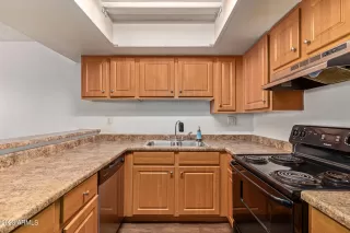 Photo #3: 6784780 Listing