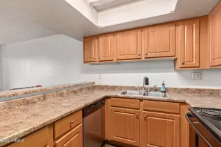 Photo #4: 6784780 Listing