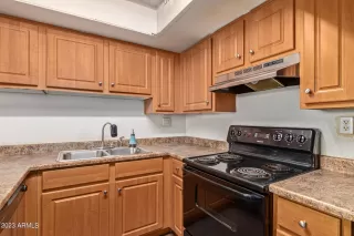 Photo #5: 6784780 Listing