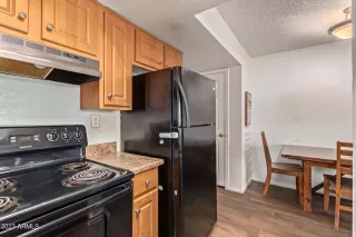 Photo #6: 6784780 Listing