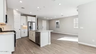 Photo #3: 6785153 Listing