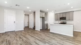 Photo #4: 6785161 Listing