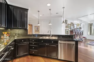 Photo #5: 6785333 Listing