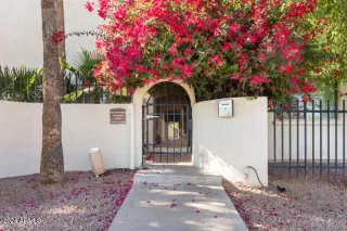 Photo #5: 6785467 Listing