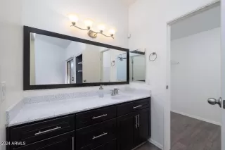 Photo #5: 6785582 Listing