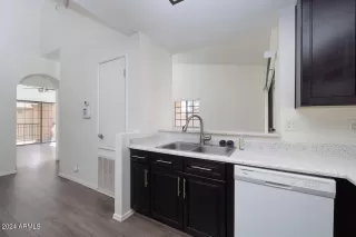 Photo #6: 6785582 Listing