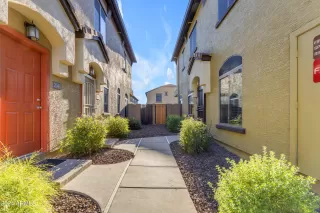 Photo #3: 6785749 Listing