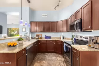 Photo #2: 6786153 Listing