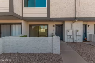 Photo #2: 6786309 Listing