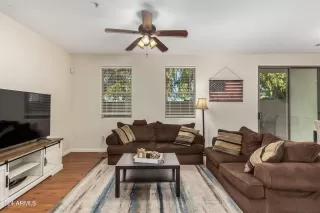 Photo #5: 6786620 Listing