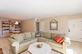 Photo #3: 6786623 Listing