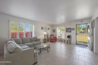 Photo #3: 6786727 Listing