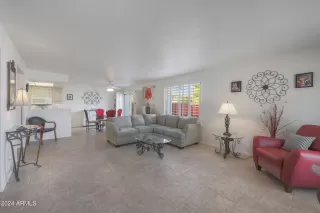 Photo #5: 6786727 Listing