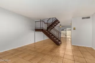 Photo #5: 6786757 Listing