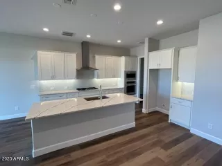 Photo #1: 6786839 Listing 