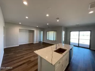 Photo #2: 6786839 Listing 