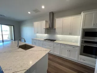 Photo #3: 6786839 Listing 