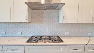 Photo #5: 6786839 Listing 