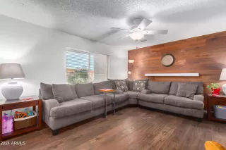 Photo #4: 6786847 Listing