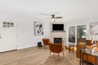 Photo #4: 6786975 Listing