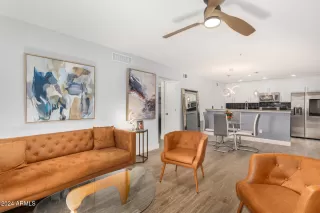 Photo #5: 6786975 Listing