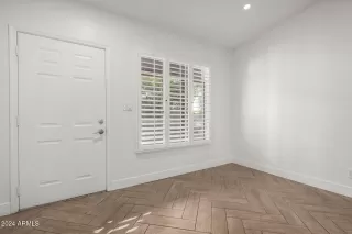 Photo #3: 6787028 Listing