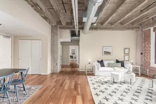 Photo #6: 6787223 Listing