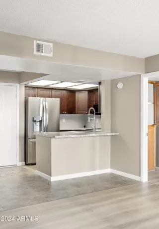 Photo #2: 6787300 Listing