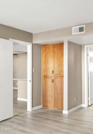 Photo #3: 6787300 Listing