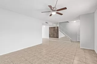 Photo #5: 6787347 Listing