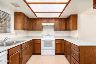 Photo #5: 6787353 Listing