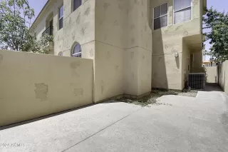 Photo #5: 6787368 Listing