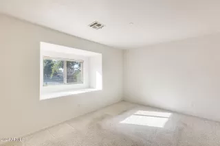 Photo #6: 6787387 Listing