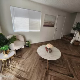 Photo #3: 6787397 Listing