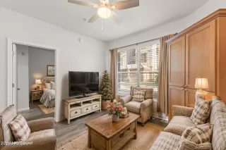 Photo #3: 6787452 Listing