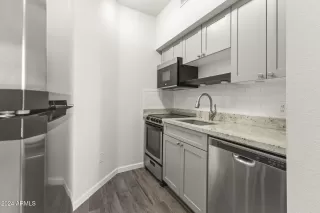 Photo #5: 6787452 Listing