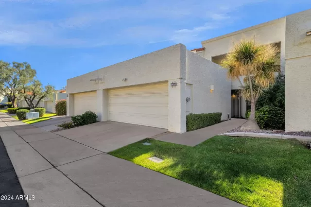 MLS: 6787913 Condo For Sale