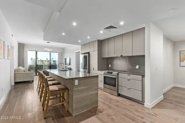 MLS: 6788028 Condo For Sale