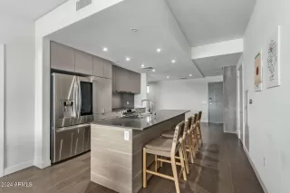 Photo #6: 6788028 Listing